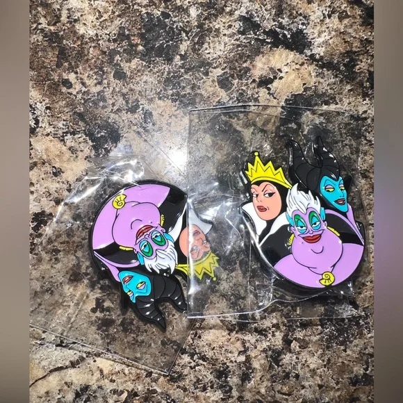 $4VILLAN PIN BROOCH. ENAMEL METAL. NEW. $4 IF BUNDLED - Picture 7 of 15